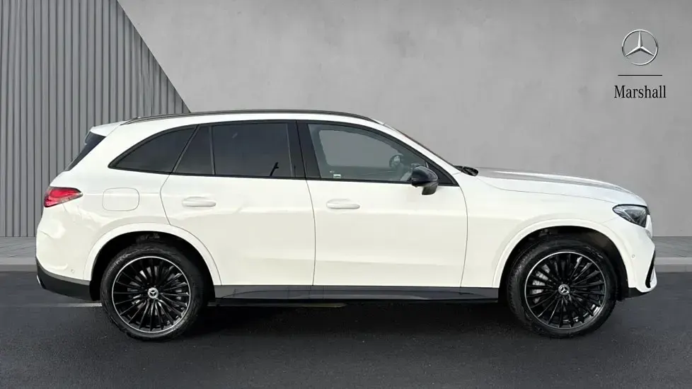 New Mercedes GLC300e Urban 313 HP (230 kW) 2025 White SUV