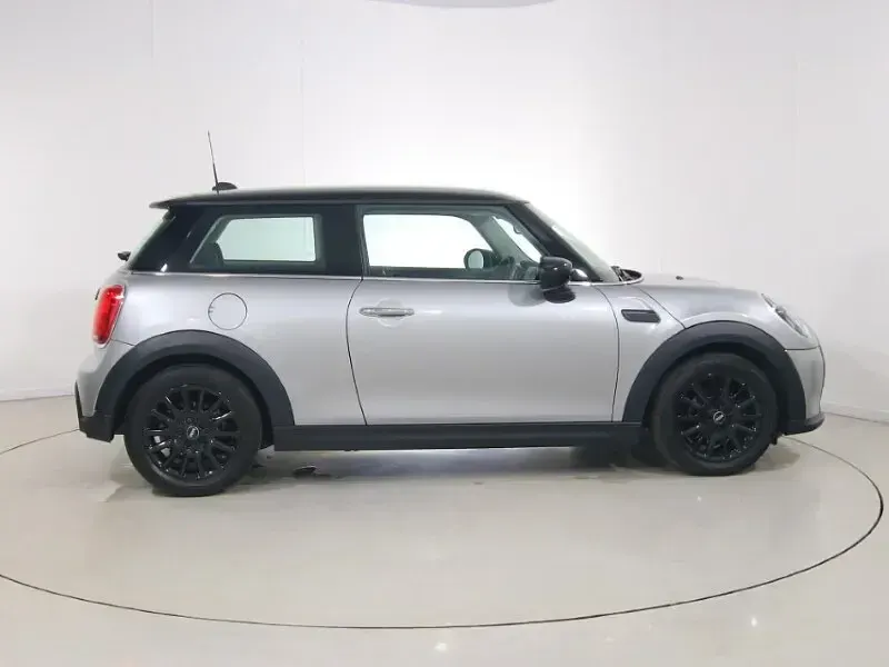 Used Mini Cooper Classic 134 HP (98 kW) 2024 Silver Hatchback