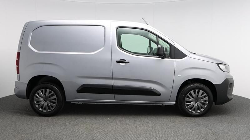 Grey New 2025 Peugeot Partner Van | £20,299 (A bit pricey) - Image 1/4