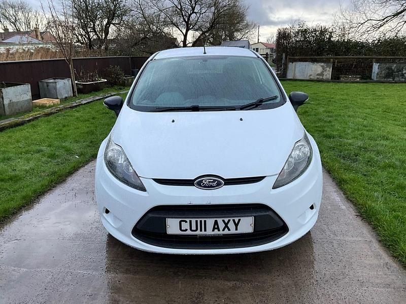 Used Ford Fiesta 2011 White Hatchback