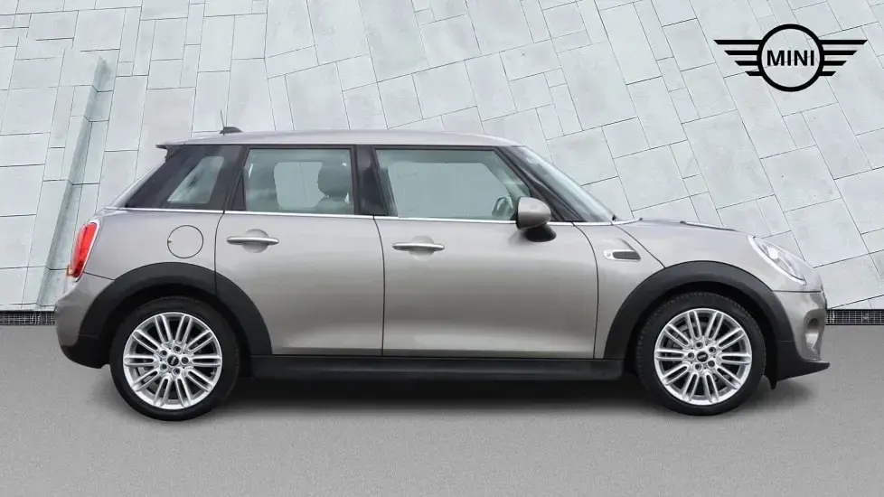 Used Mini Cooper Hatch 134 HP (98 kW) 2018 Silver Hatchback