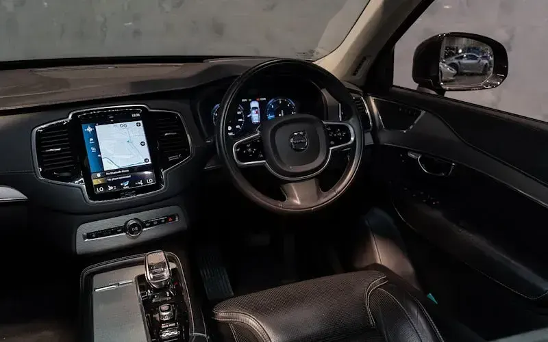 Used Volvo XC90 Inscription 235 HP (172 kW) 2019 Black SUV