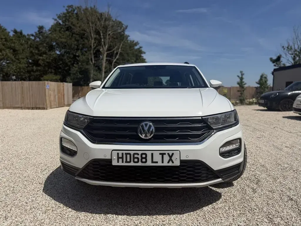 Used VW T-Roc SE 115 HP (84 kW) 2019 White SUV