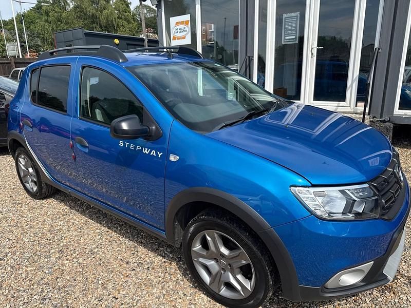 Blue Used 2017 Dacia Sandero Lauréate Hatchback | £5,690 (Fair price) - Image 1/4