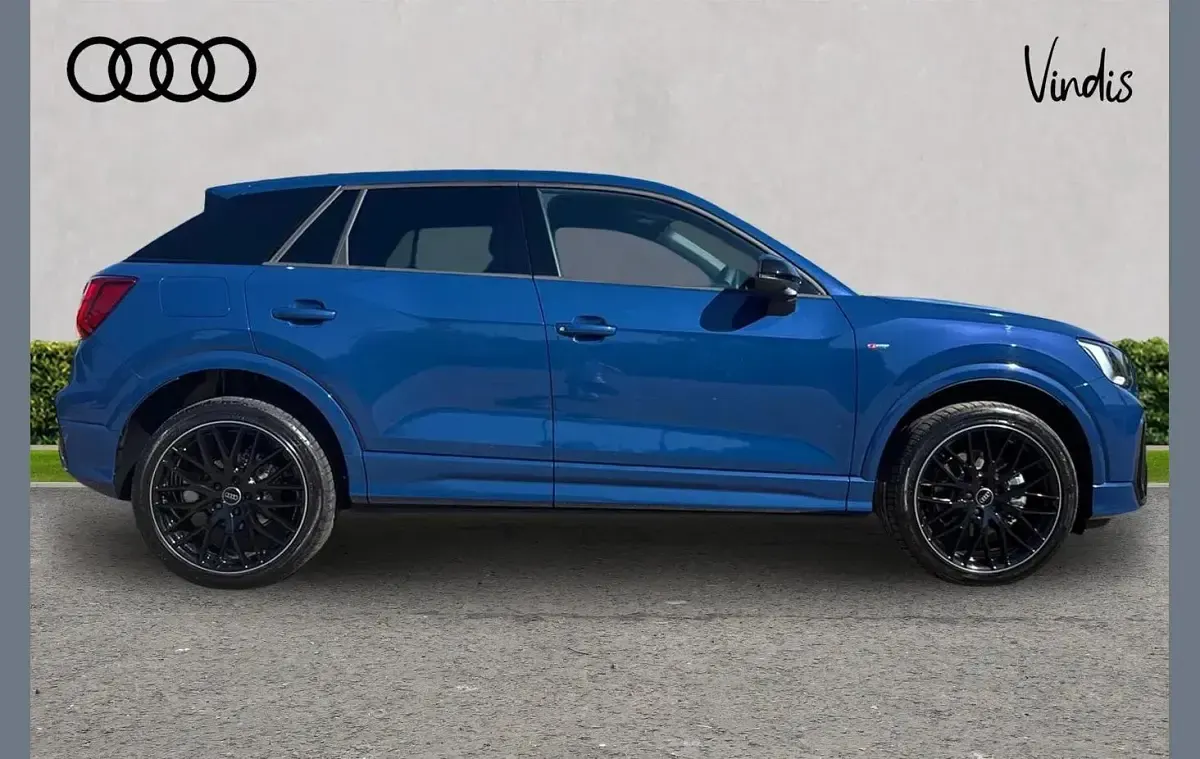 Used Audi Q2 Black Edition 147 HP (108 kW) 2026 Blue SUV