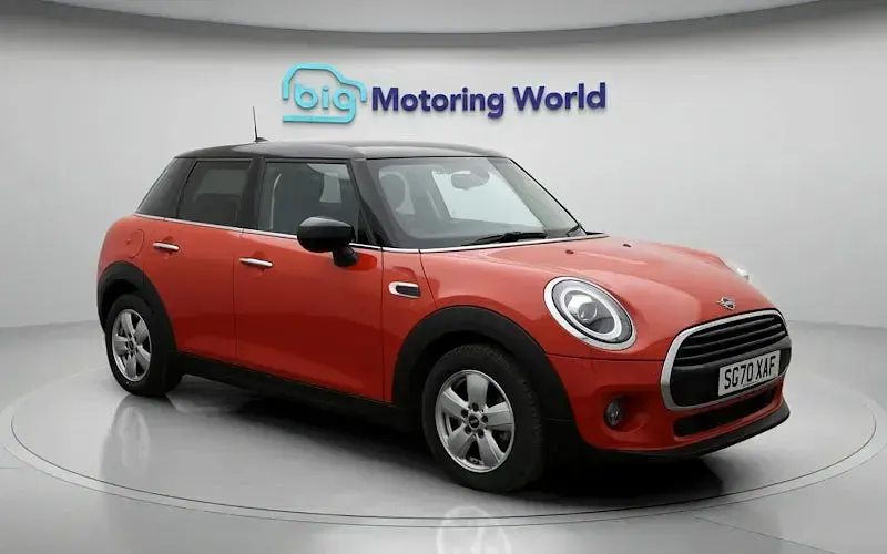 Used Mini Cooper Classic 136 HP (100 kW) 2020 Orange Hatchback