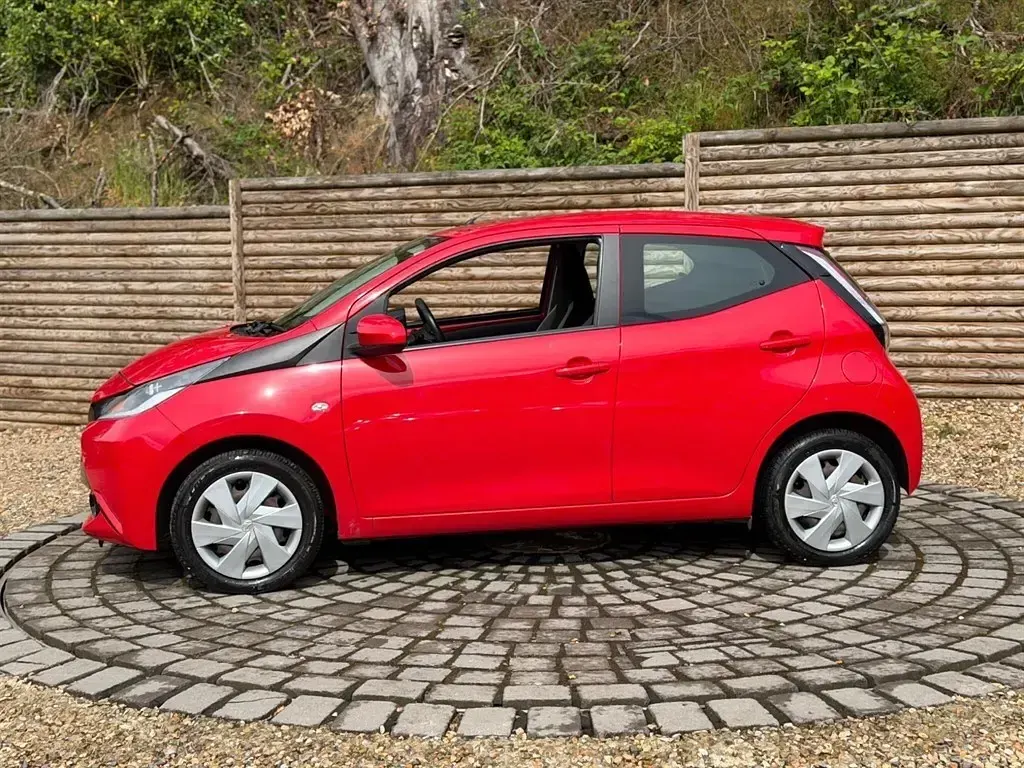 Used Toyota Aygo X-play 2014 Red Hatchback