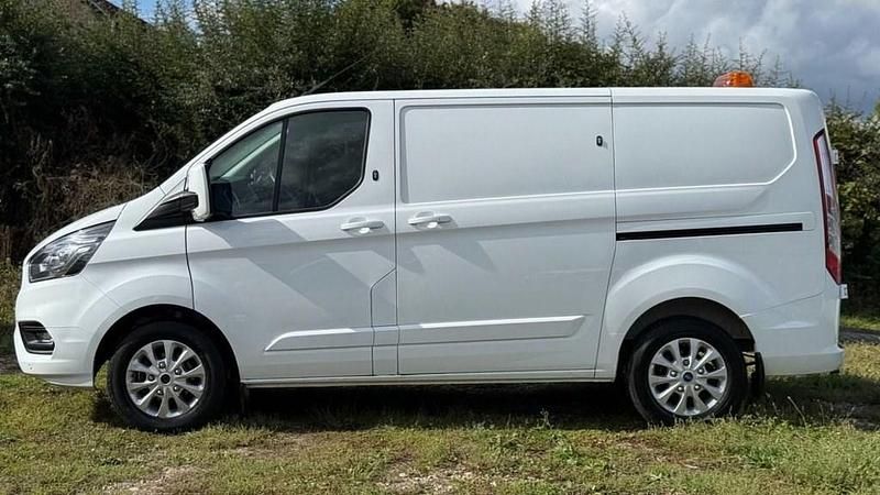 Used Ford Transit Custom Limited 130 HP (95 kW) 2022 White