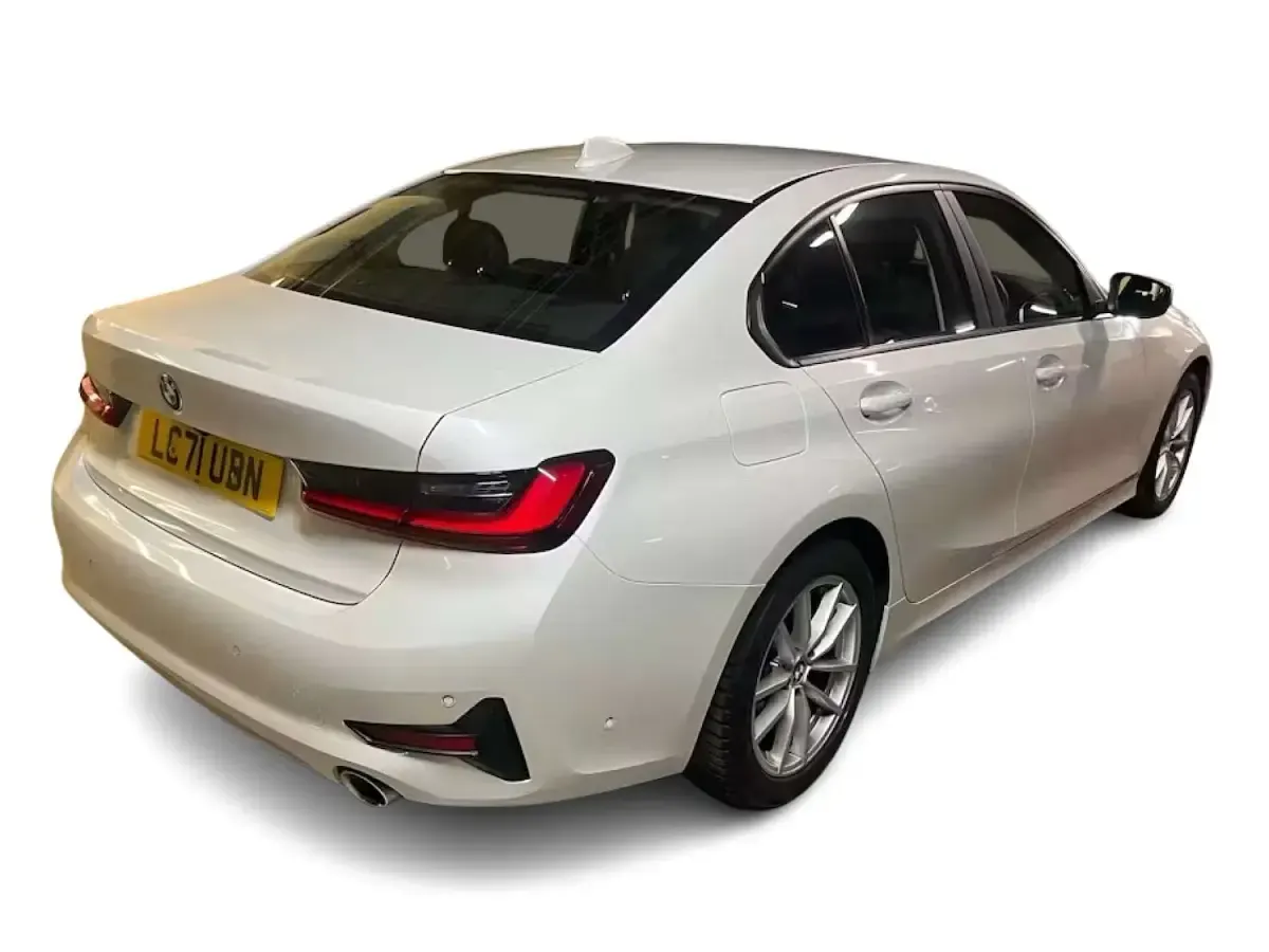 Used BMW 320e Luxury Line 190 HP (139 kW) 2021 White Sedan