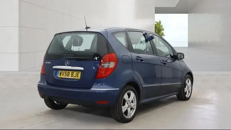 Begagnad Mercedes A150 Avantgarde 95 HK (69 kW) 2008 Blå Halvkombi