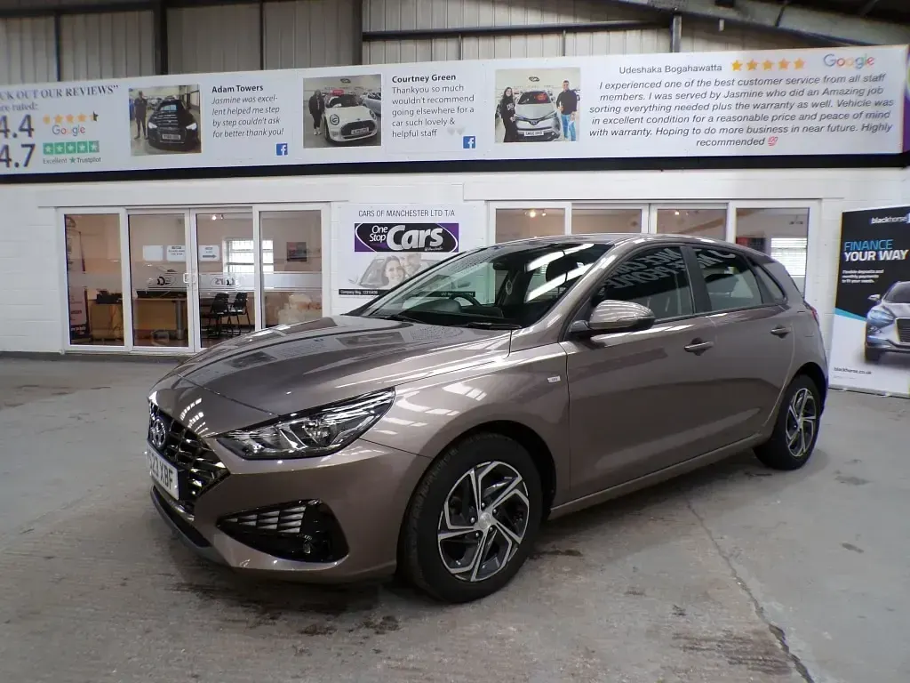 Used Hyundai i30 SE 120 HP (88 kW) 2023 Bronze Hatchback