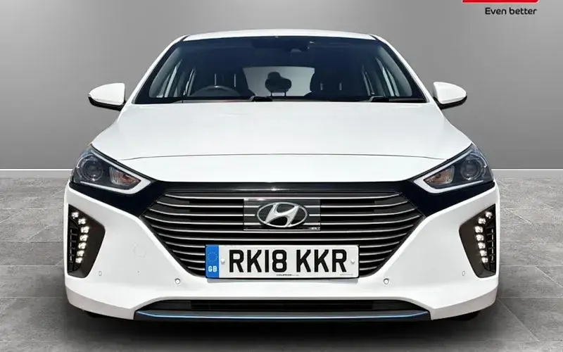 Used Hyundai Ioniq Premium SE 141 HP (103 kW) 2018 White Hatchback