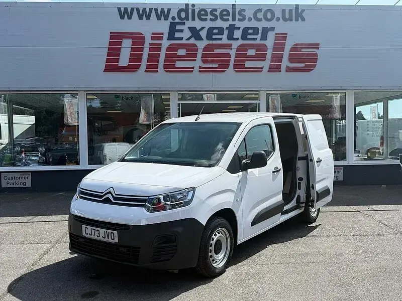 Used Citroën Berlingo 100 HP (73 kW) 2023 White MPV