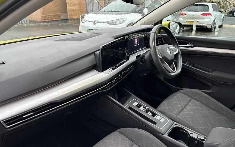 Used VW Golf VIII Life 150 HP (110 kW) 2022 Hatchback