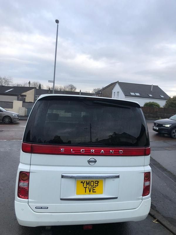 Used Nissan Elgrand 2016 White MPV