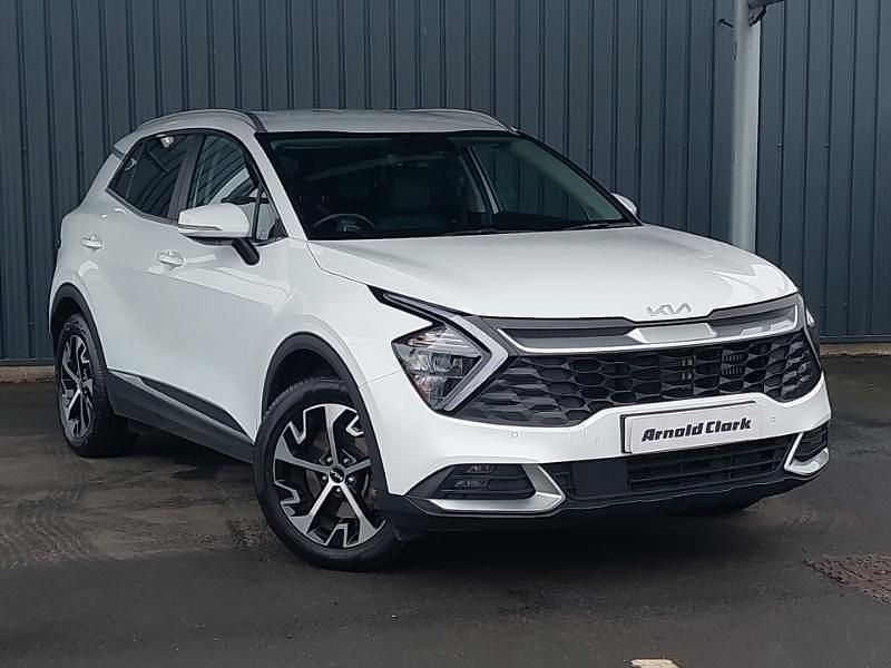 White Used 2022 Kia Sportage 3 SUV | £24,498 (Fair price) - Image 1/4