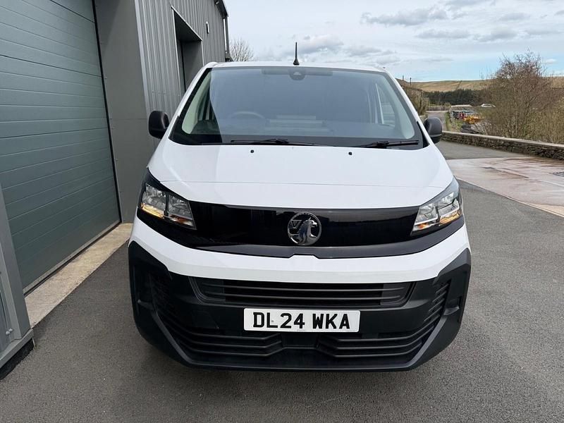 Used Vauxhall Vivaro 2024 White MPV