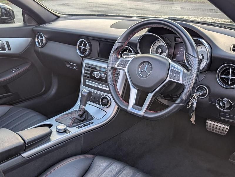 Used Mercedes SLK200 AMG 184 HP (135 kW) 2014 Black Cabriolet