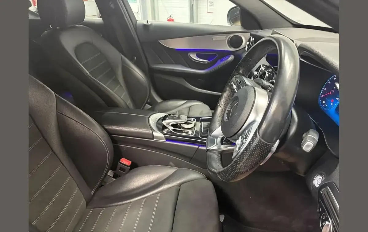 Usado Mercedes C220 AMG Line Premium 191 CV (140 kW) 2019 Negro Familiar