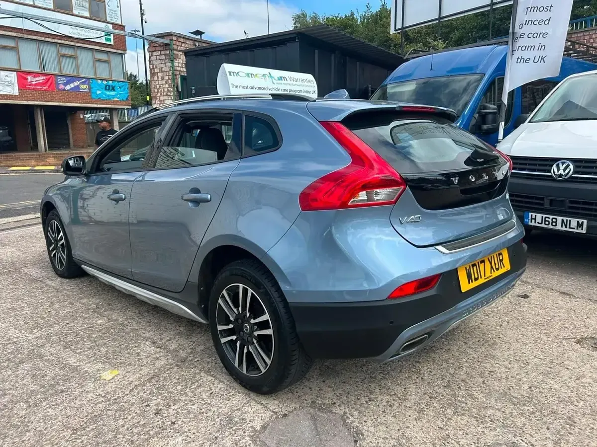 Used Volvo V40 Plus 2017 Blue Hatchback