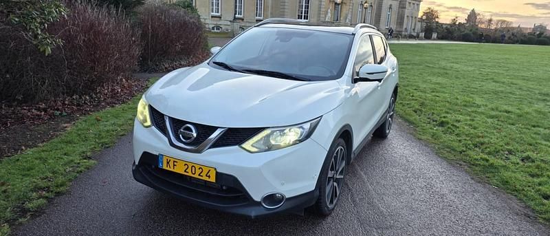 Used Nissan Qashqai 2016 White SUV