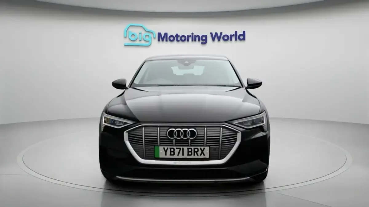 Usado Audi e-tron 230 kW (313 CV) 2022 Negro SUV
