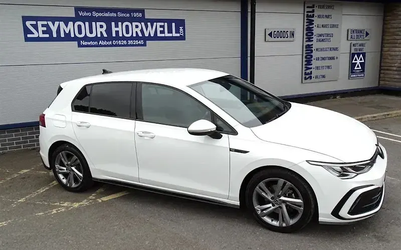 Used VW Golf VIII R-line 150 HP (110 kW) 2023 White Hatchback