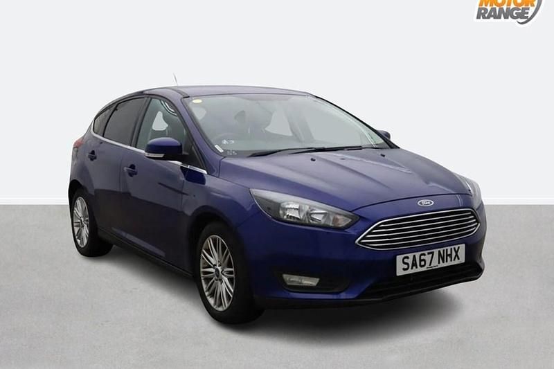 Used Ford Focus Zetec 125 HP (91 kW) 2017 Blue Hatchback