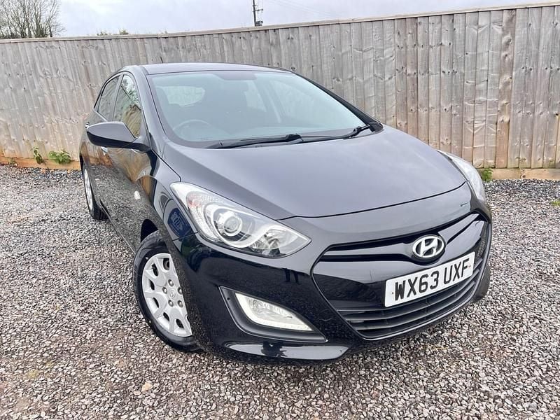 Used Hyundai i30 Classic 100 HP (73 kW) 2013 Black Hatchback