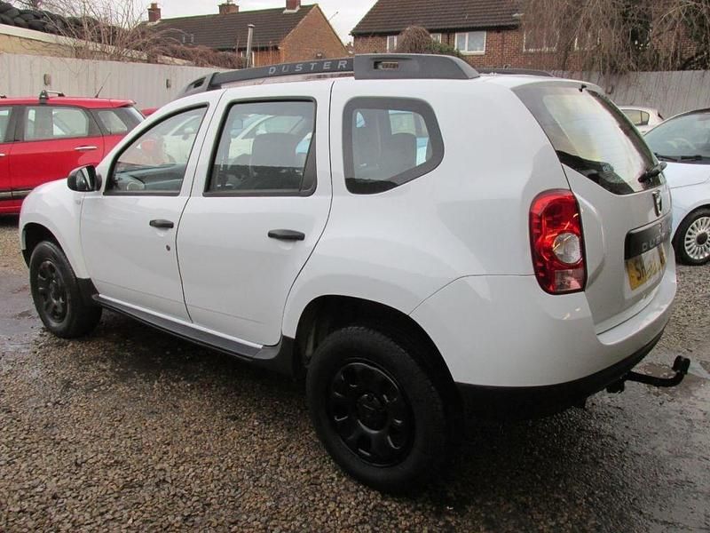 Used Dacia Duster Ambiance 2015 White Hatchback