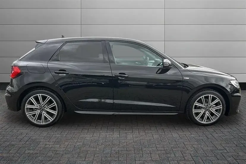 Usado Audi A1 S-Line 116 CV (85 kW) 2026 Negro SUV