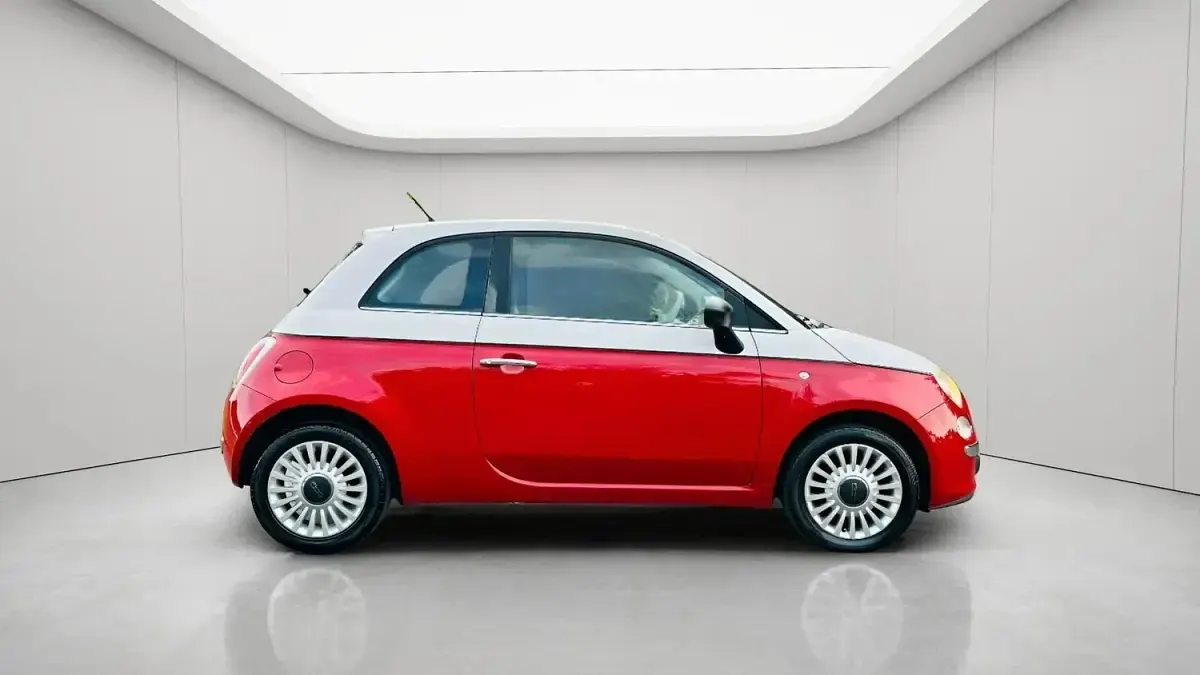 Used Fiat 500 Pop 69 HP (50 kW) 2012 White/red Hatchback
