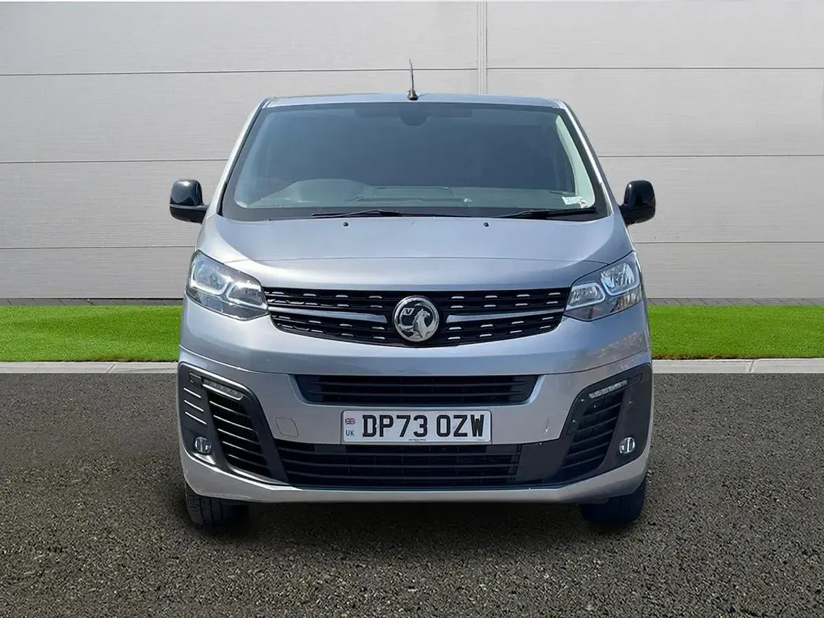 Used Vauxhall Vivaro 120 HP (88 kW) 2024 Grey MPV