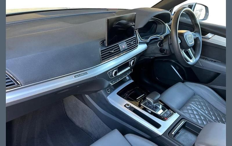 Used Audi Q5 S-Line 200 HP (147 kW) 2023 Silver SUV