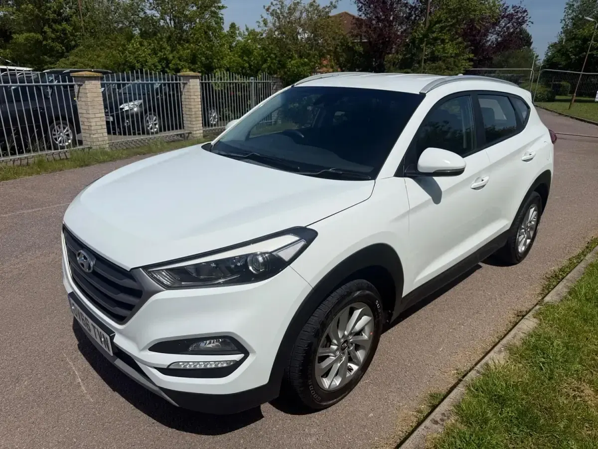 Used Hyundai Tucson SE 116 HP (85 kW) 2016 White SUV