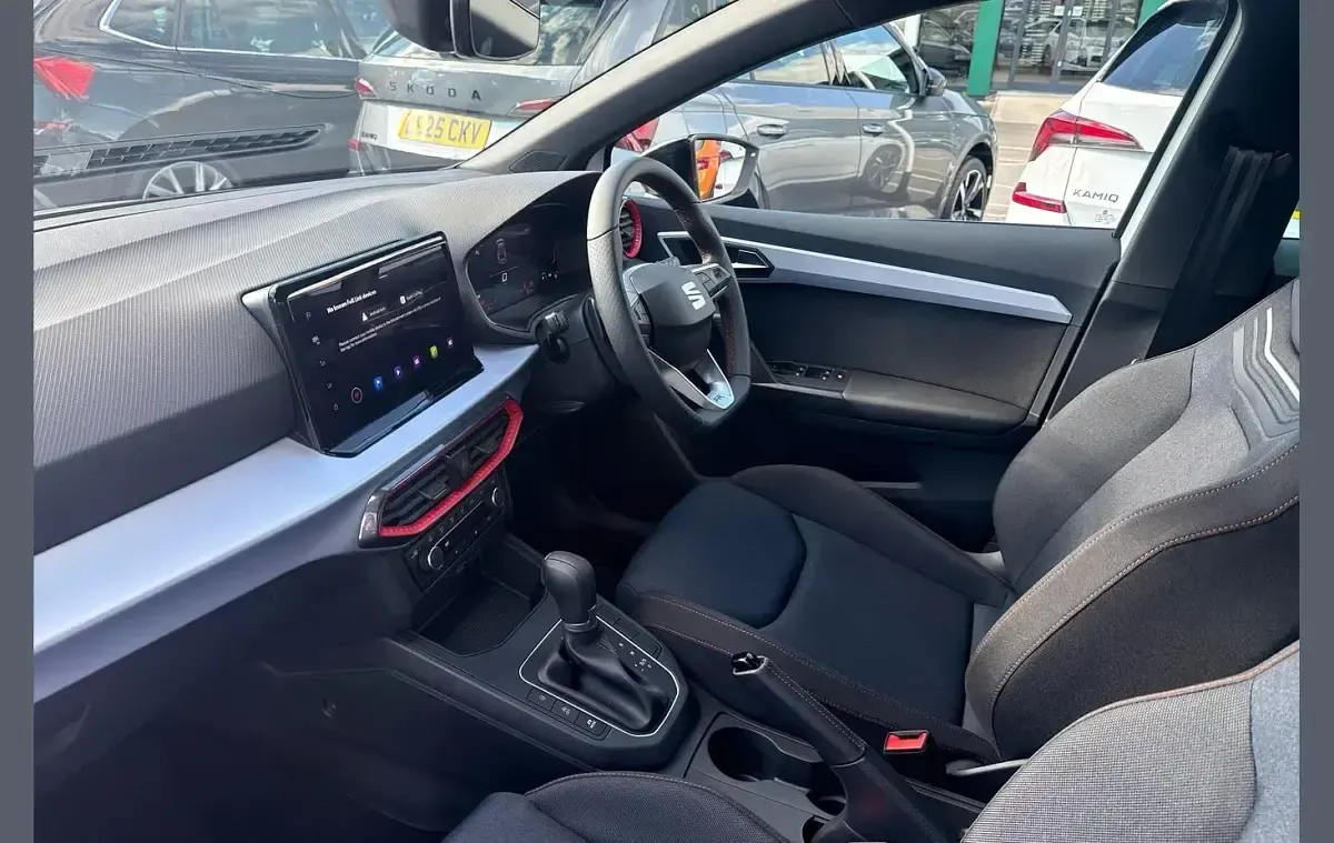 New Seat Ibiza FR 113 HP (83 kW) 2025 White Hatchback
