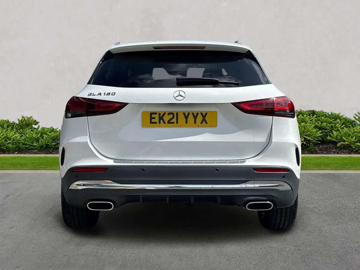 Usado Mercedes GLA180 AMG Line Premium Plus 2021 Branco SUV