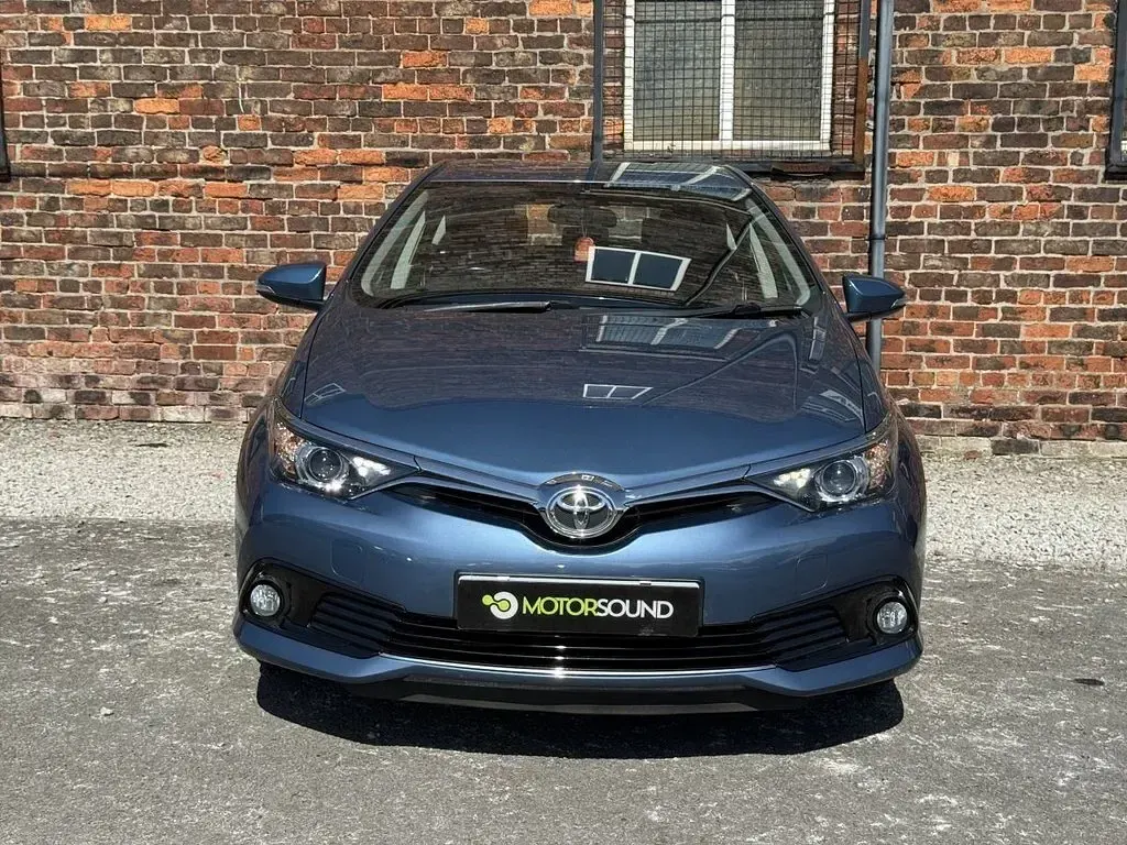 Used Toyota Auris 116 HP (85 kW) 2015 Blue Hatchback