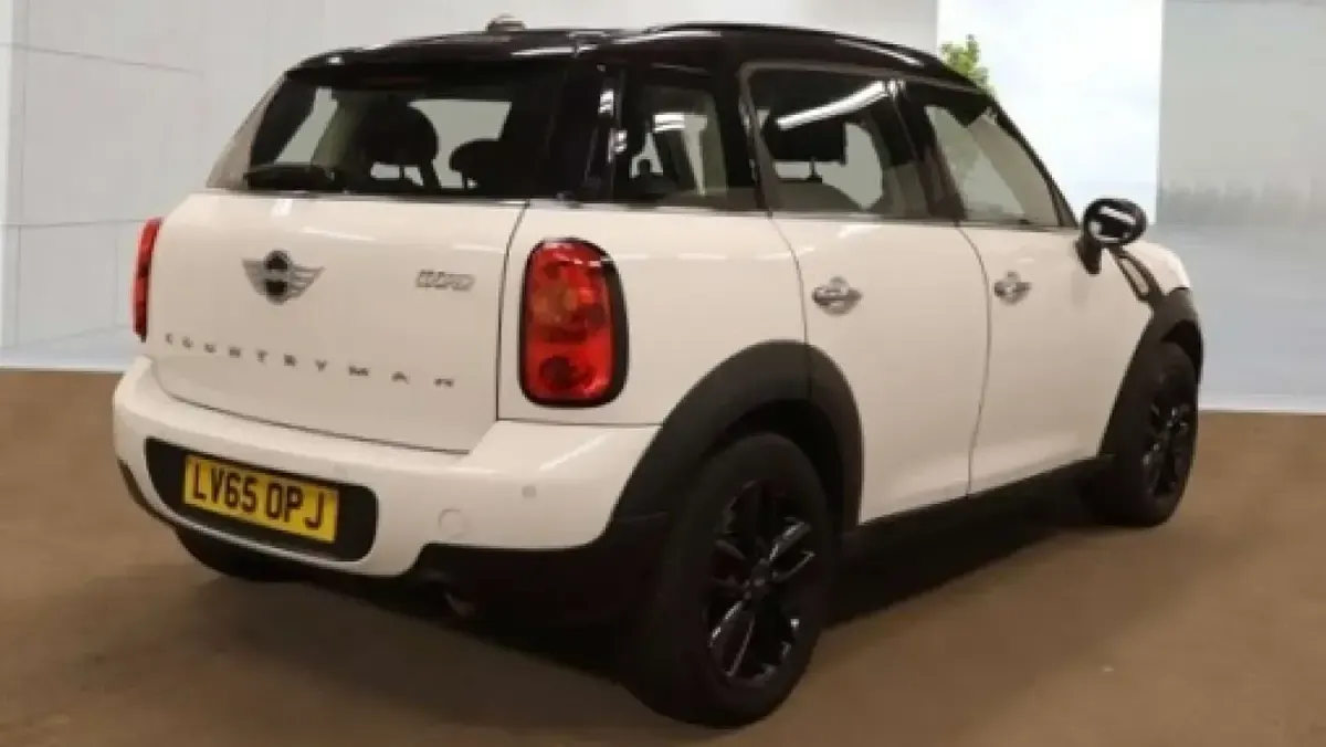 Used Mini Cooper 122 HP (89 kW) 2015 White Hatchback