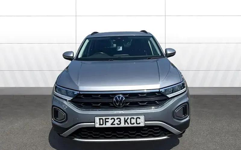 Used VW T-Roc Life 110 HP (80 kW) 2023 Silver SUV