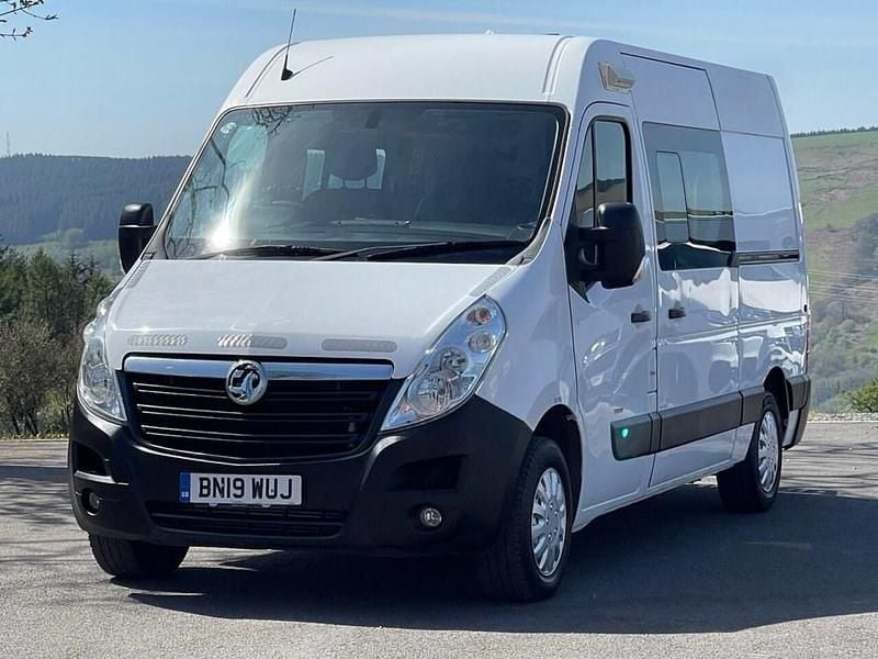 Second-hand Vauxhall Movano 130 CP (95 kW) 2019 Alb Monovolum