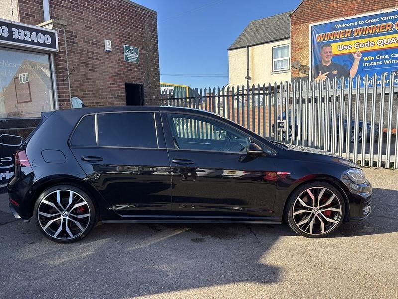 Używany VW Golf VII GTI 2018 Czarny Hatchback