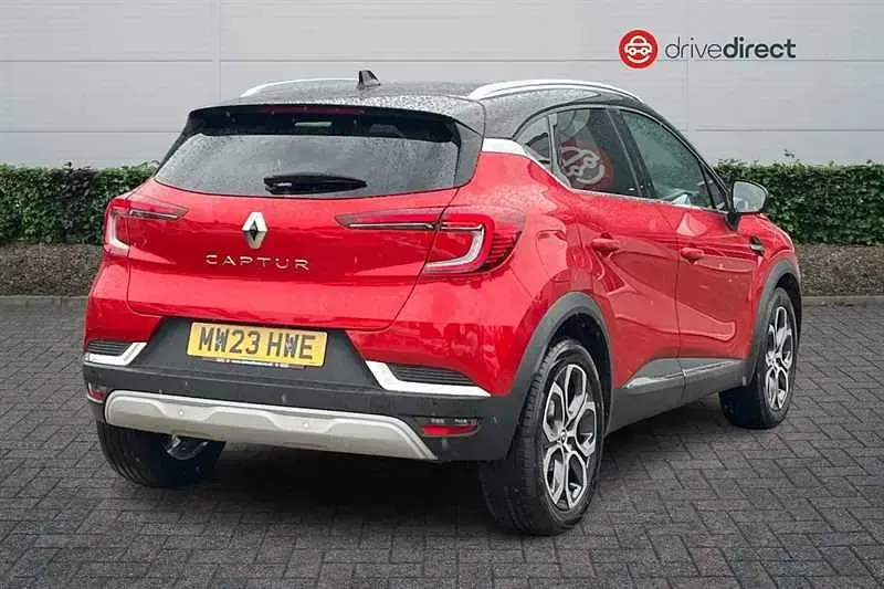 Used Renault Captur Techno 90 HP (66 kW) 2023 Red/black SUV