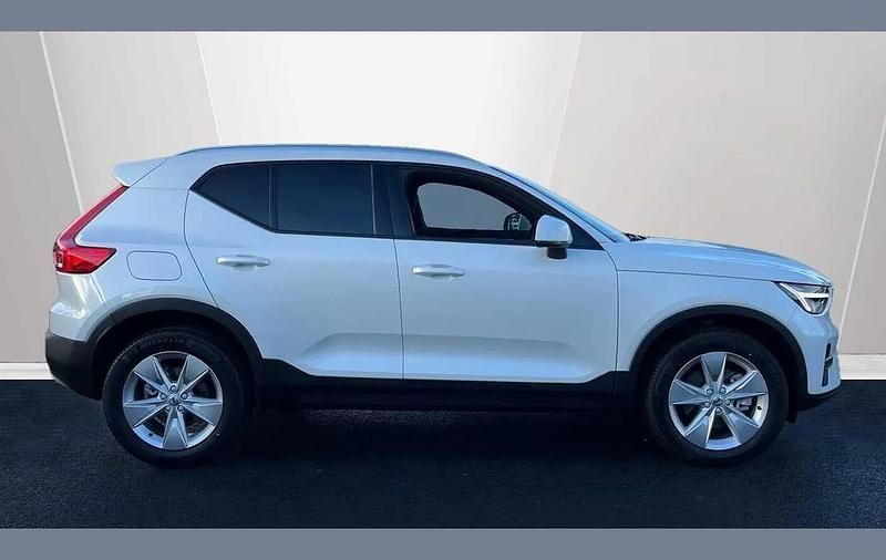 Used Volvo XC40 Core 161 HP (118 kW) 2025 White SUV
