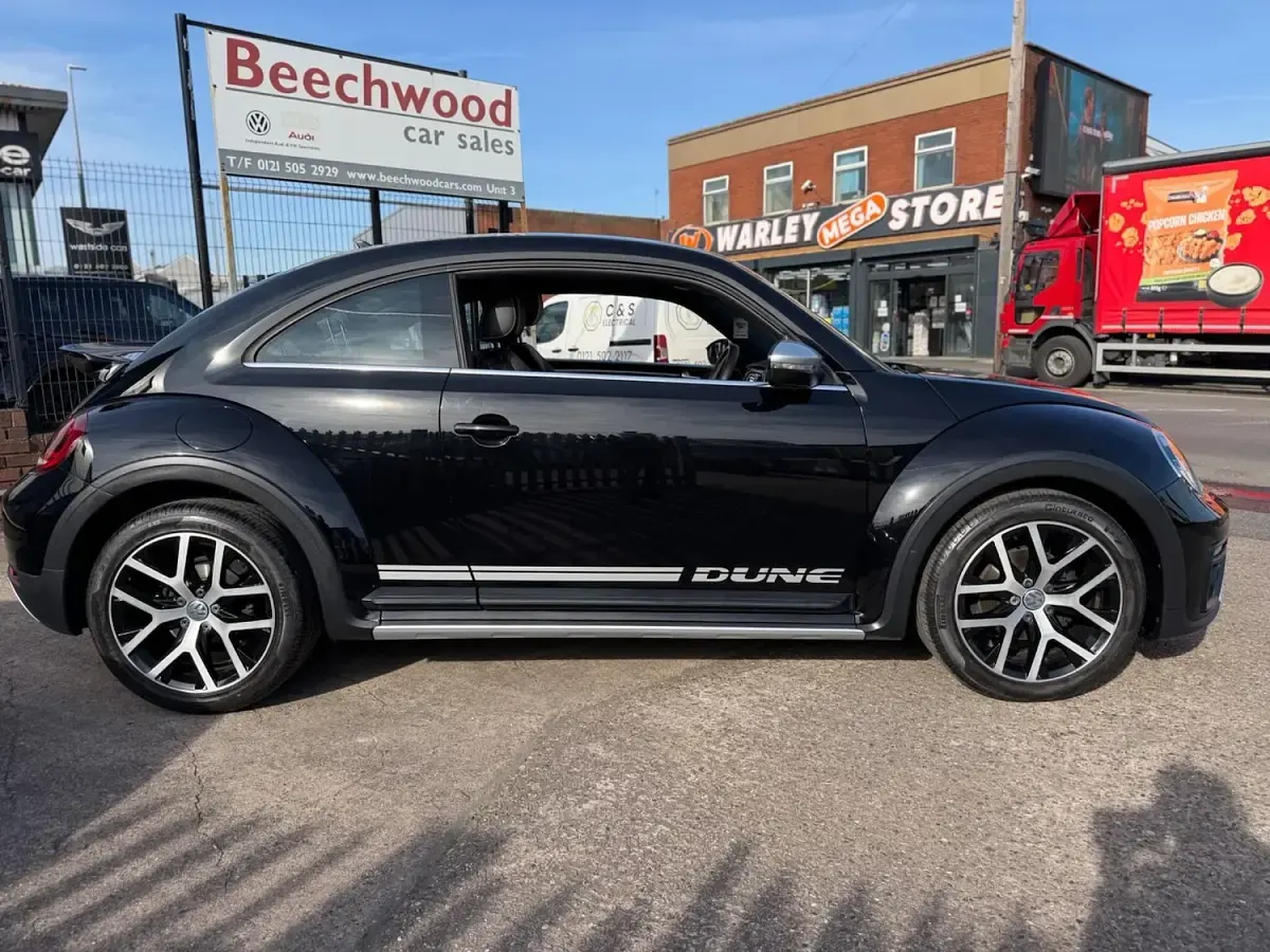 Used VW Beetle Dune 105 HP (77 kW) 2017 Black Hatchback