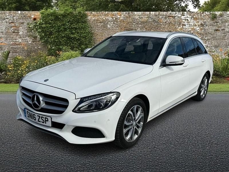 Used Mercedes C200 136 HP (100 kW) 2016 White Estate