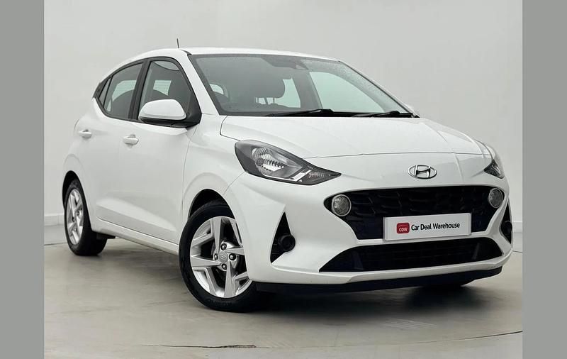 White Used 2021 Hyundai i10 SE Hatchback | £10,699 (Fair price) - Image 1/4
