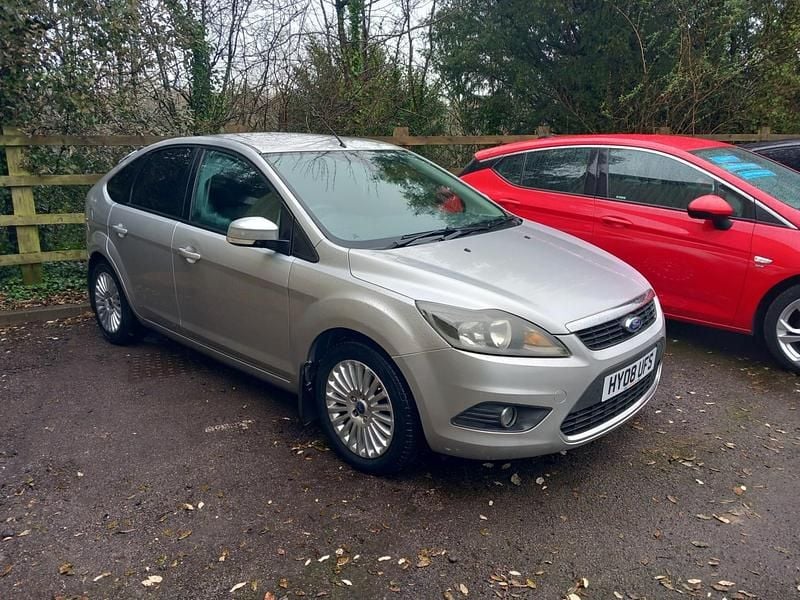 Used Ford Focus Titanium 99 HP (72 kW) 2008 Silver Hatchback