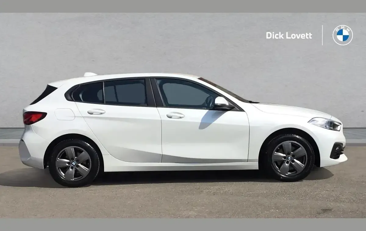 Used BMW 118 Comfort Edition 138 HP (101 kW) 2020 White Hatchback