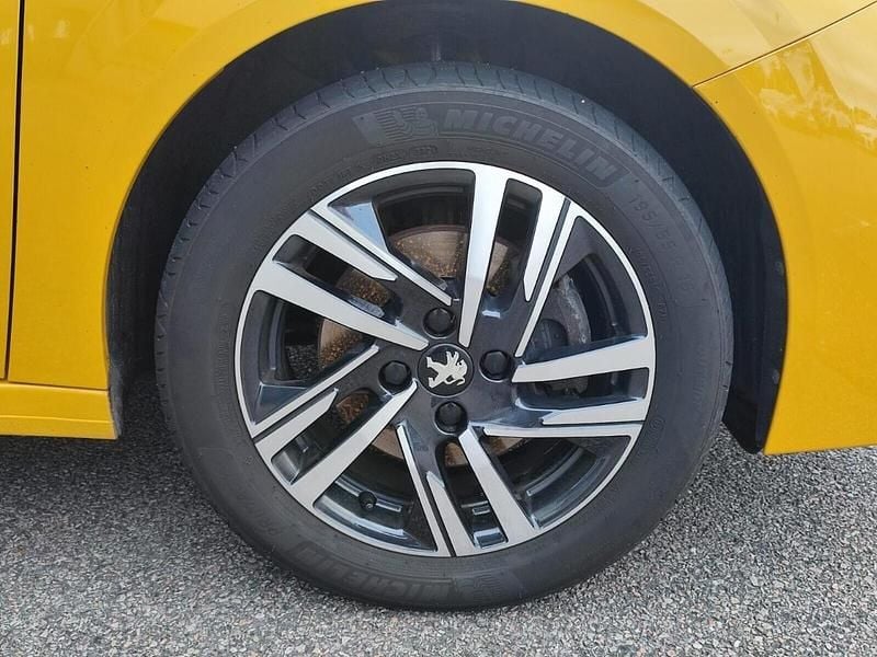 Used Peugeot 208 Allure+ 101 HP (74 kW) 2022 Yellow Hatchback